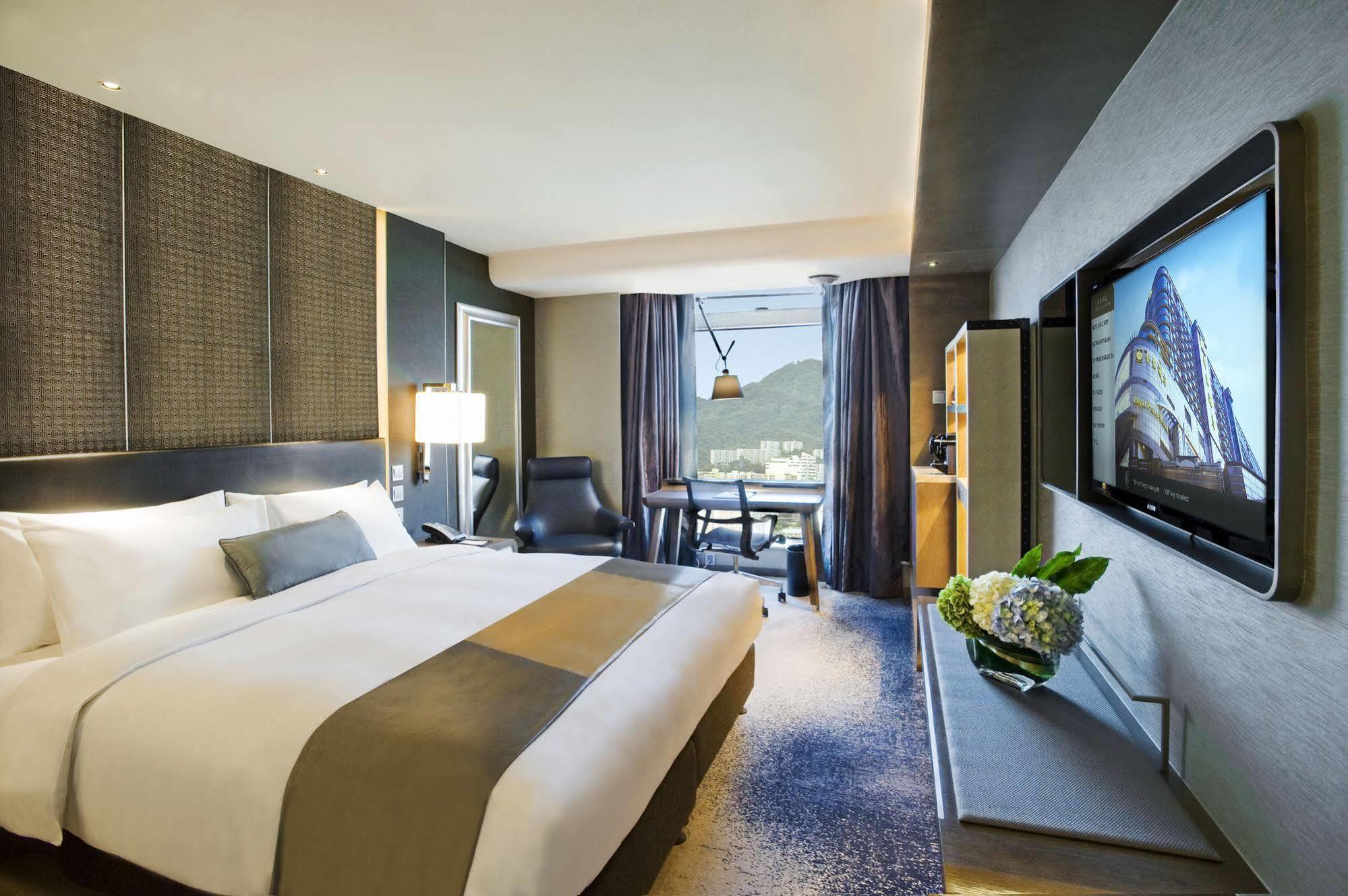 Royal Plaza Hotel