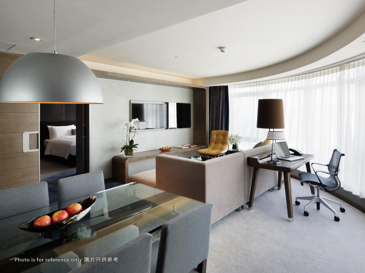 Royal Plaza Hotel 5*